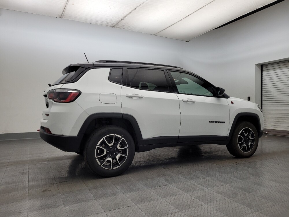 2024 Jeep Compass in Glendale, AZ 85301 - 18105868 10