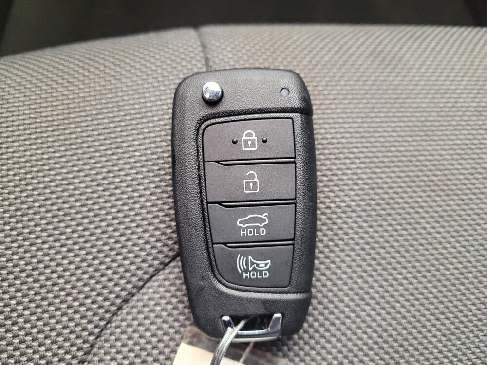 2024 Hyundai Elantra in Columbus, OH 43231 - 18105878 32