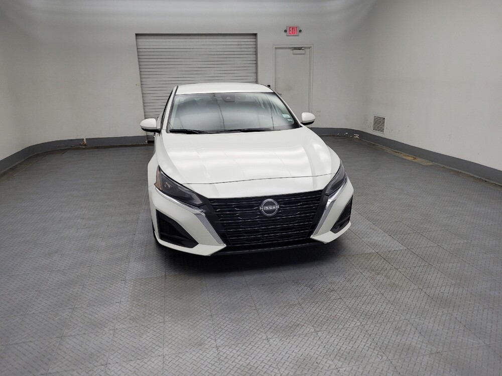 2023 Nissan Altima in Des Moines, IA 50310 - 18105883 14