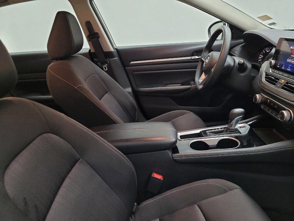 2023 Nissan Altima in Des Moines, IA 50310 - 18105883 21