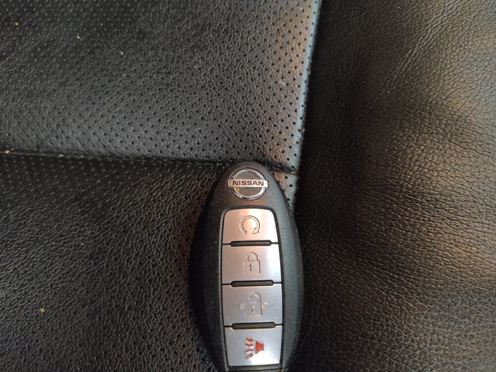 2018 Nissan Titan in Des Moines, IA 50310 - 18105891 32