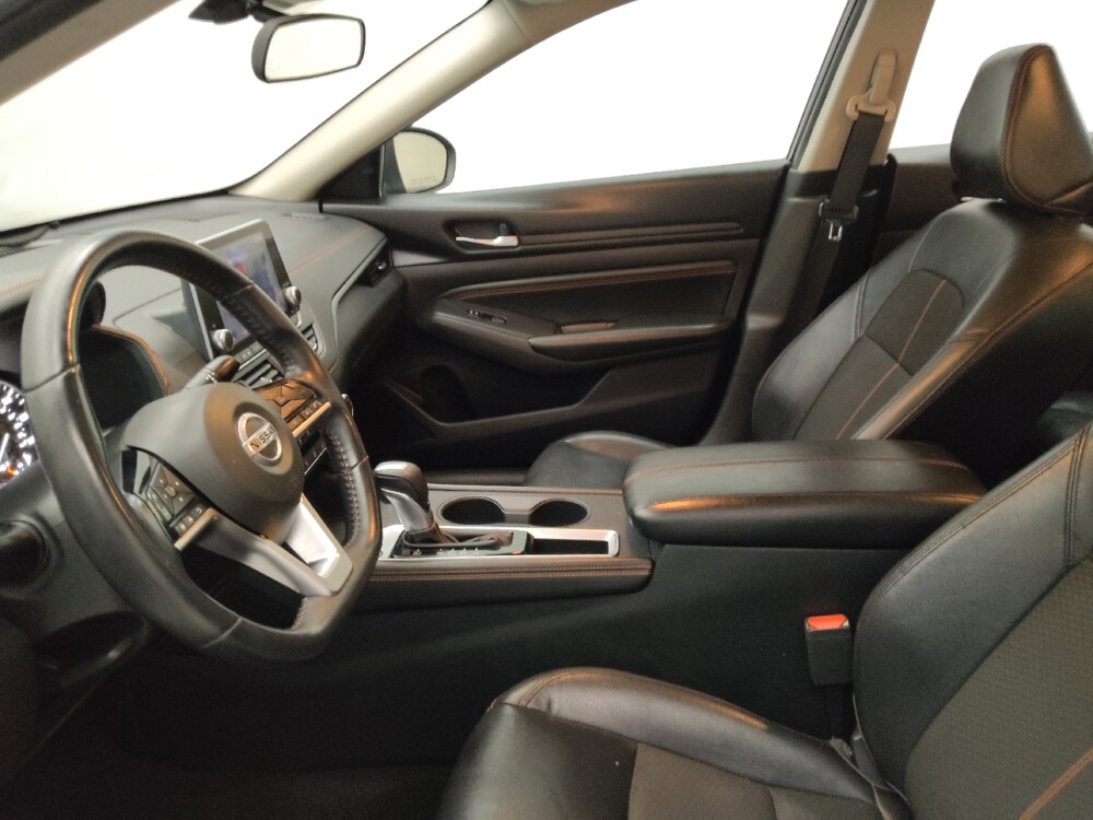 2020 Nissan Altima in Lombard, IL 60148 - 18105900 17