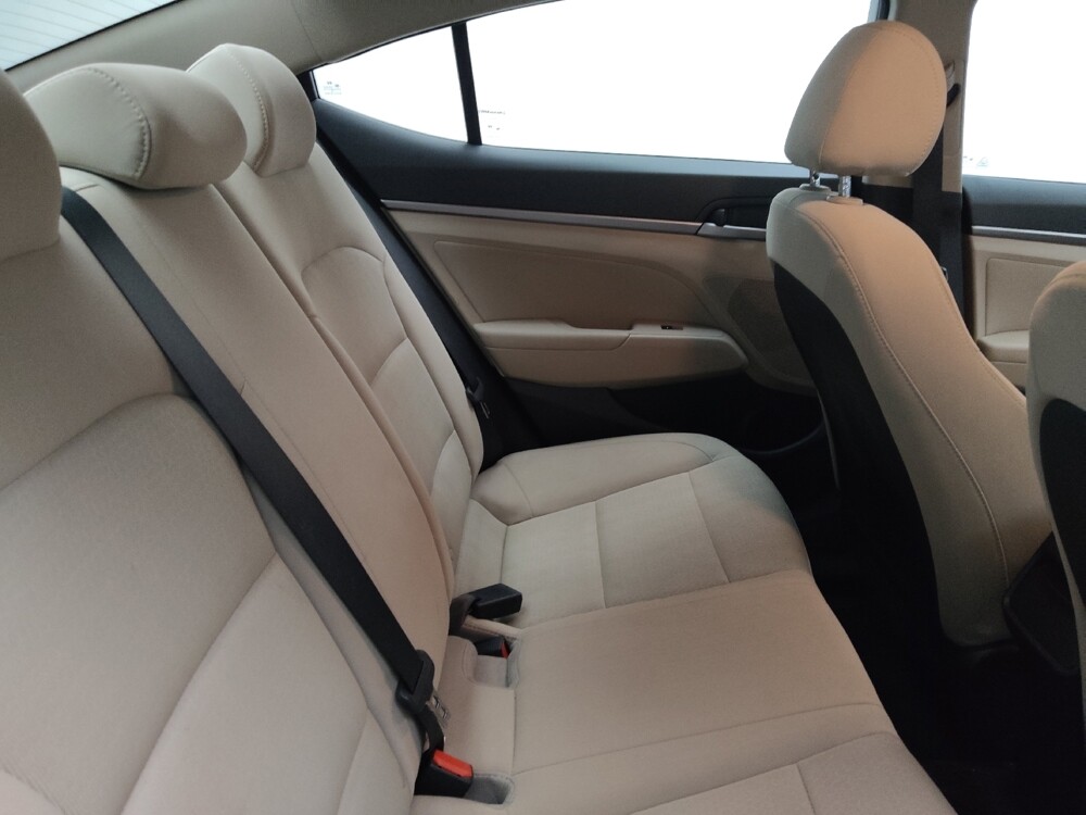 2018 Hyundai Elantra in Lombard, IL 60148 - 18105902 19