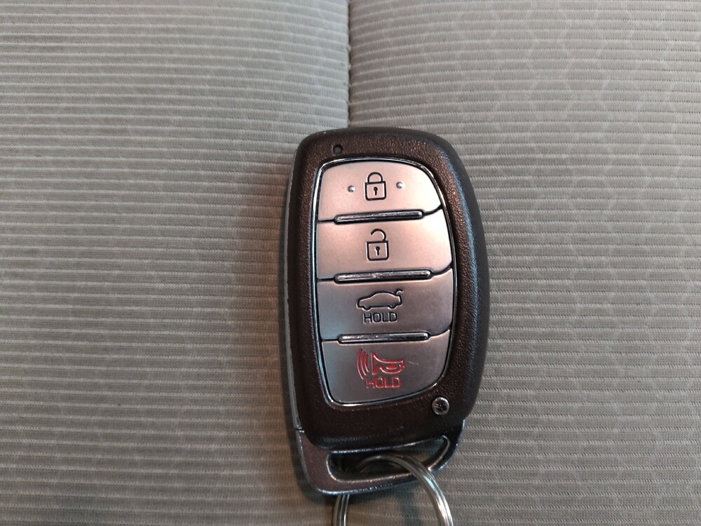 2018 Hyundai Elantra in Lombard, IL 60148 - 18105902 32