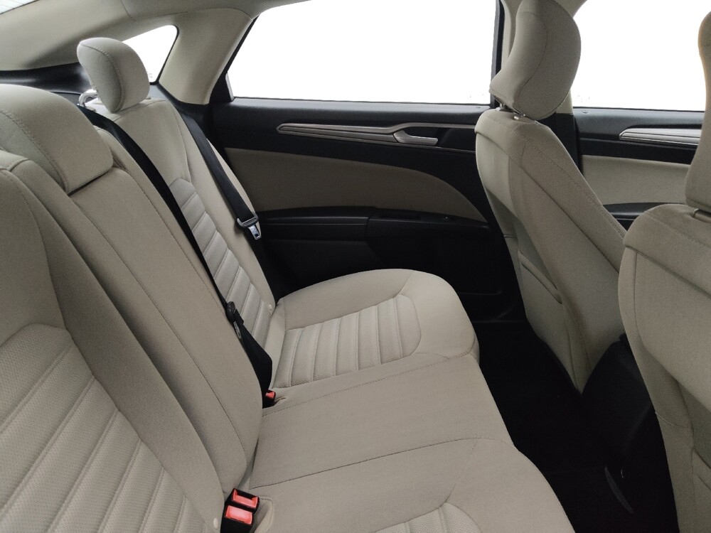 2018 Ford Fusion in Lombard, IL 60148 - 18105919 19