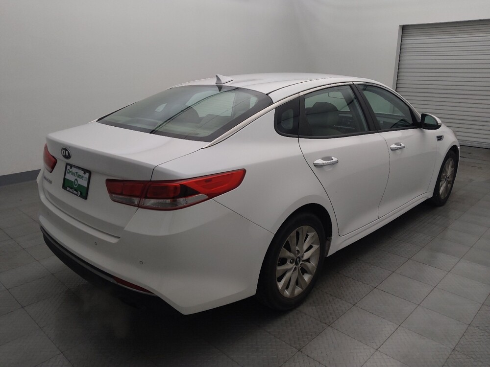 2018 Kia Optima in Houston, TX 77074 - 18105938 9