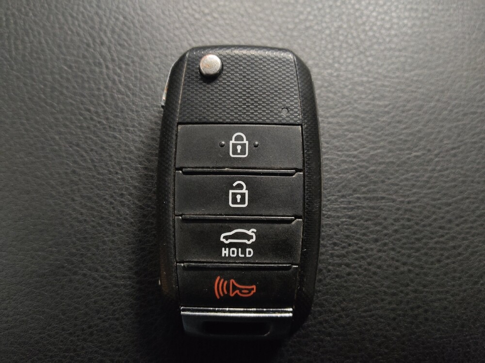 2018 Kia Optima in Houston, TX 77074 - 18105938 32