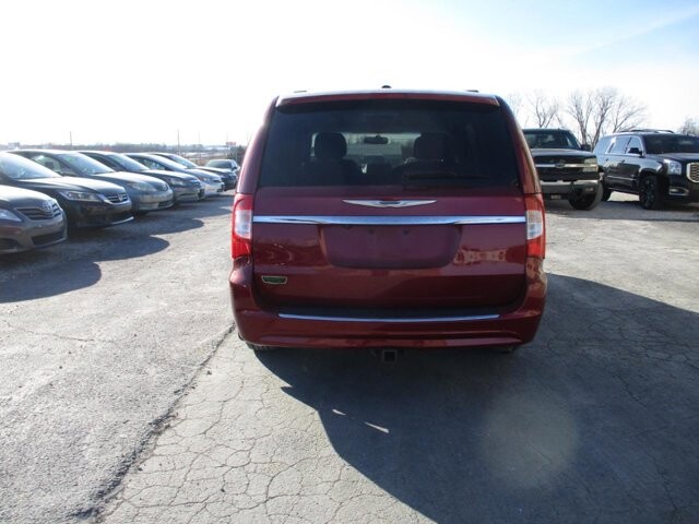 2016 Chrysler Town & Country in Oak Grove, MO 64075 - 18105962 6
