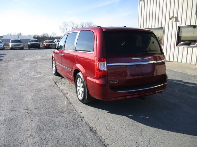 2016 Chrysler Town & Country in Oak Grove, MO 64075 - 18105962 7