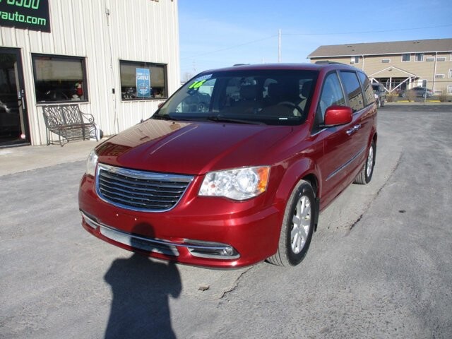 2016 Chrysler Town & Country in Oak Grove, MO 64075 - 18105962