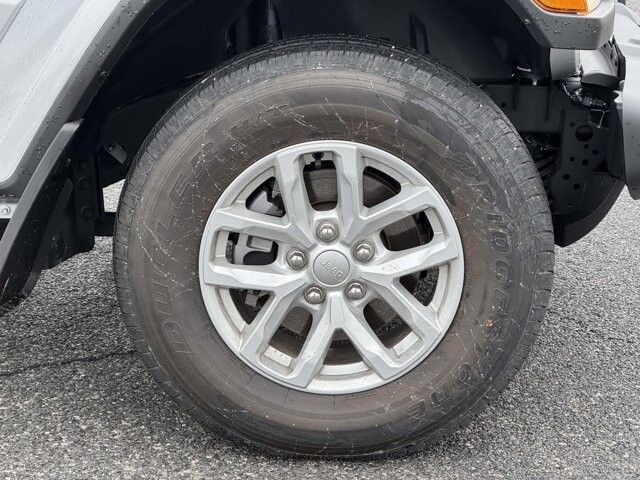 2023 Jeep Gladiator in Winchester, VA 22602 - 18105978 7