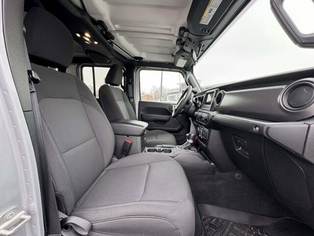 2023 Jeep Gladiator in Winchester, VA 22602 - 18105978 9