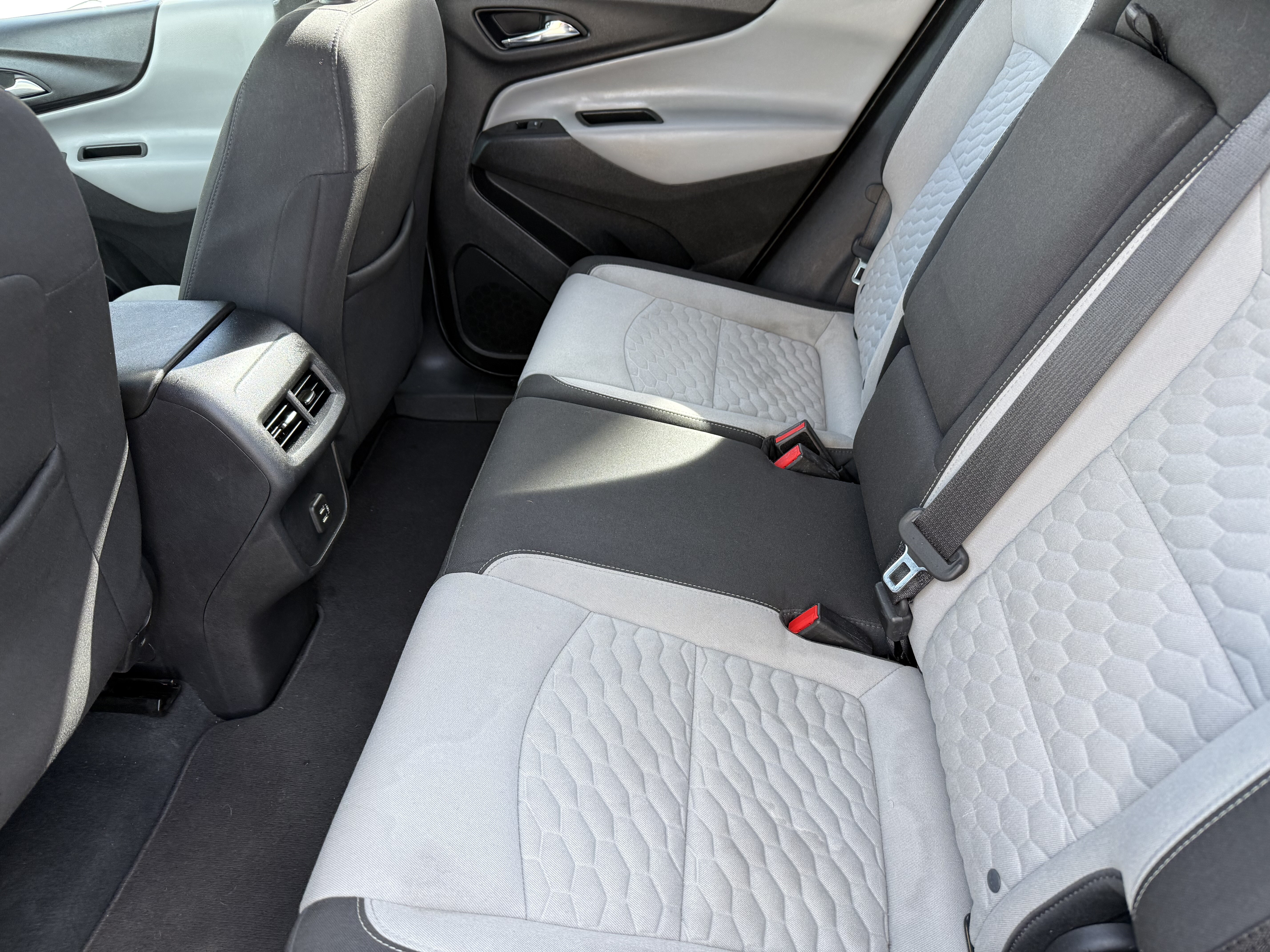 2019 Chevrolet Equinox in Phoenix, AZ 85022 - 18105982 8