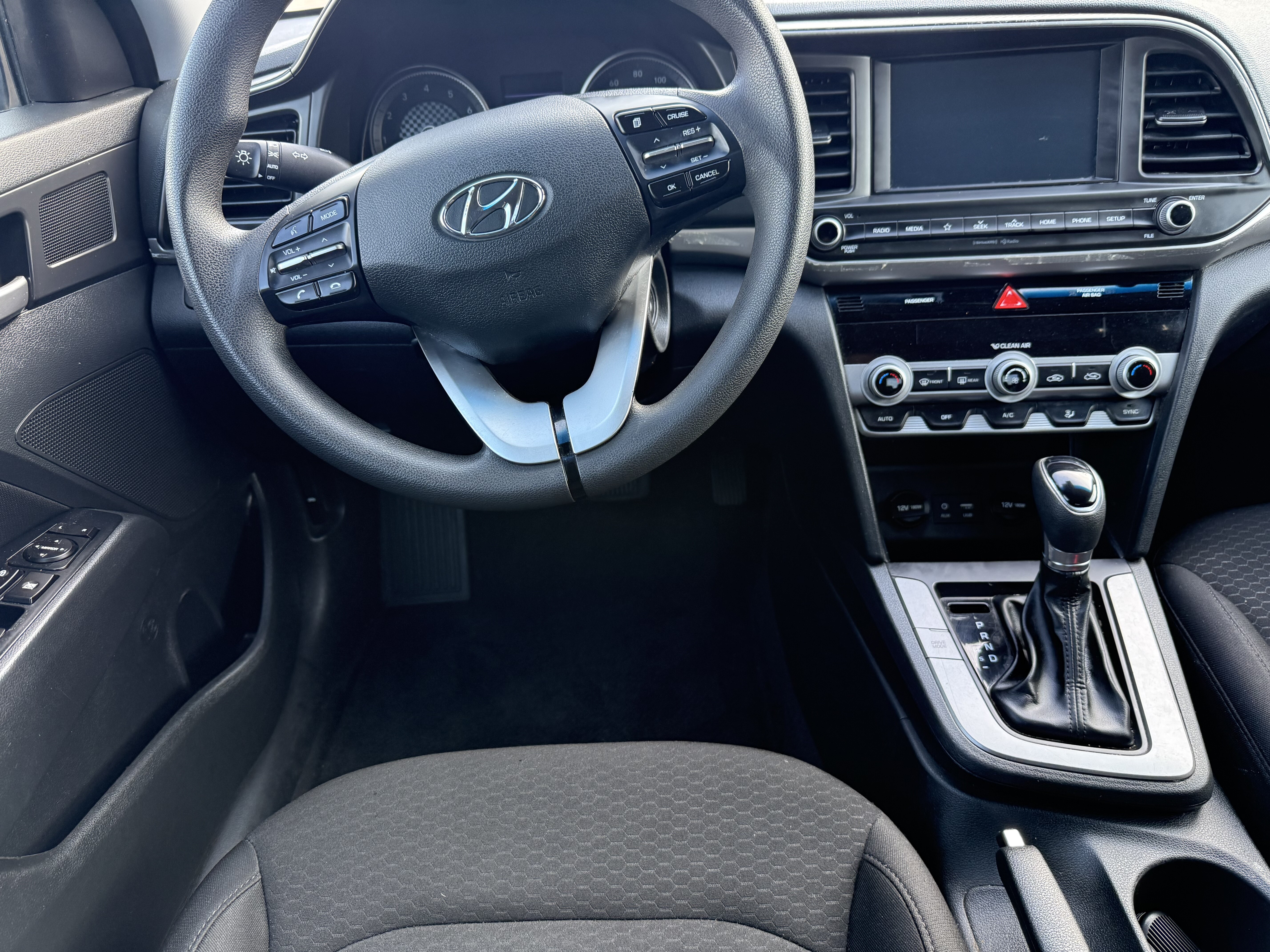 2020 Hyundai Elantra in Phoenix, AZ 85022 - 18105989 7