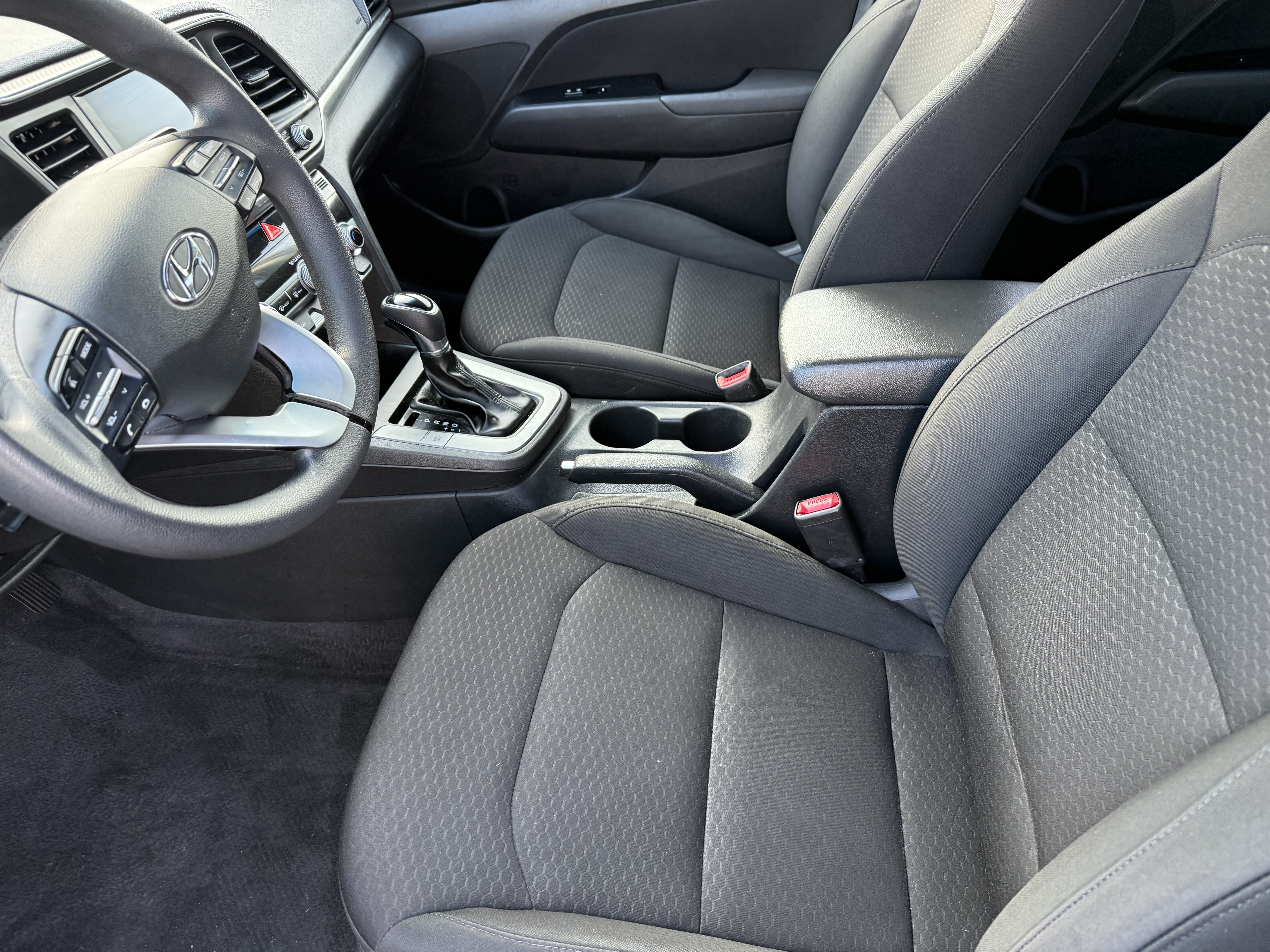 2020 Hyundai Elantra in Phoenix, AZ 85022 - 18105989 9