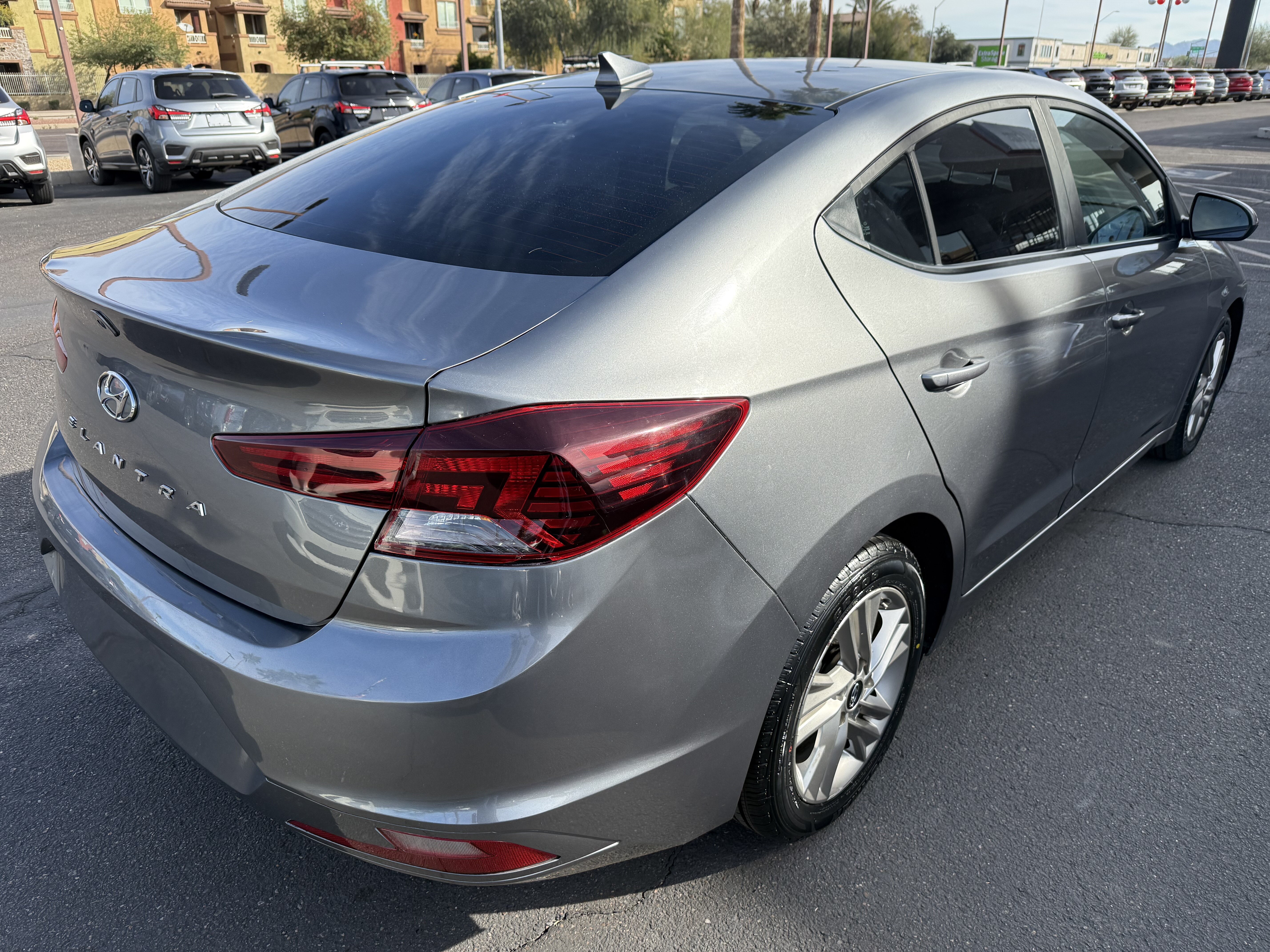 2020 Hyundai Elantra in Phoenix, AZ 85022 - 18105989 4