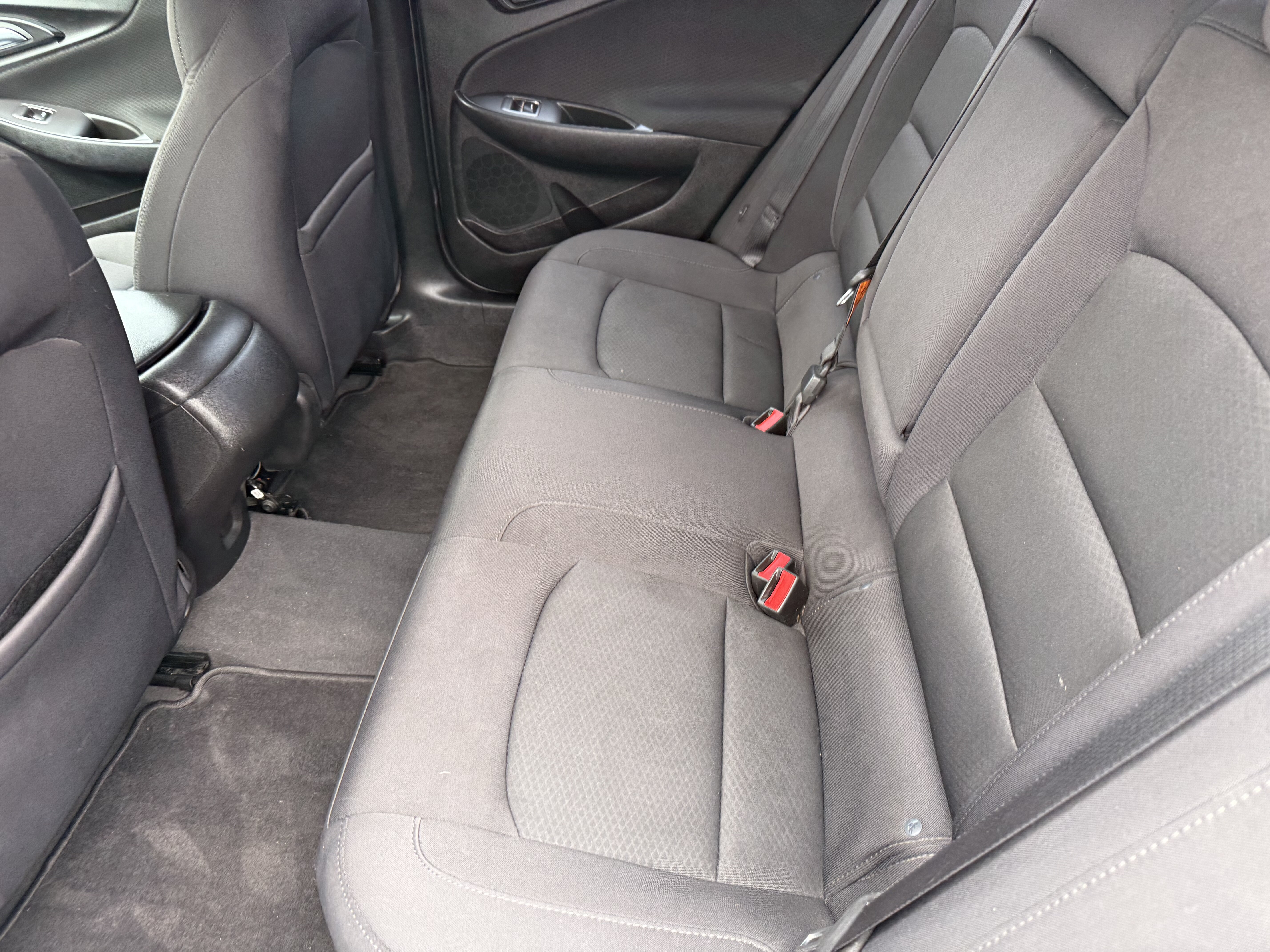 2019 Chevrolet Malibu in Phoenix, AZ 85022 - 18105992 8