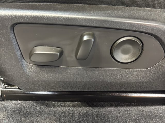 2023 Chevrolet Colorado in Burlington, WI 53105 - 18105999 15