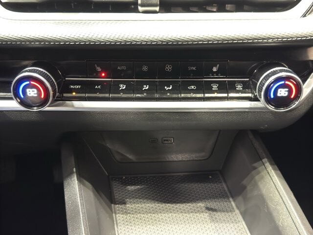 2025 Chevrolet Equinox in Burlington, WI 53105 - 18106001 27