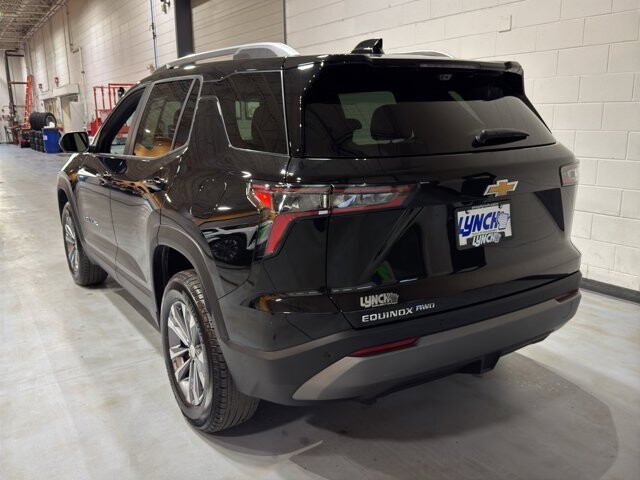 2025 Chevrolet Equinox in Burlington, WI 53105 - 18106001 3