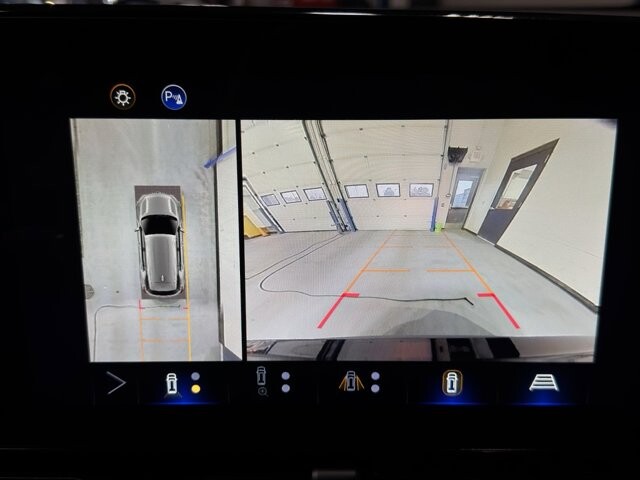 2025 Chevrolet Equinox in Burlington, WI 53105 - 18106001 26