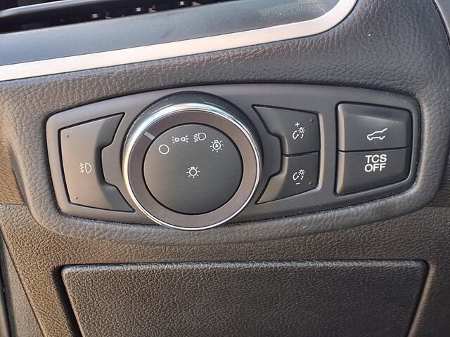 2019 Ford Edge in Troy, IL 62294-1376 - 18106018 16