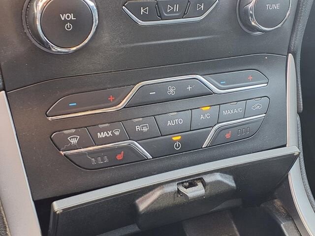 2019 Ford Edge in Troy, IL 62294-1376 - 18106018 8