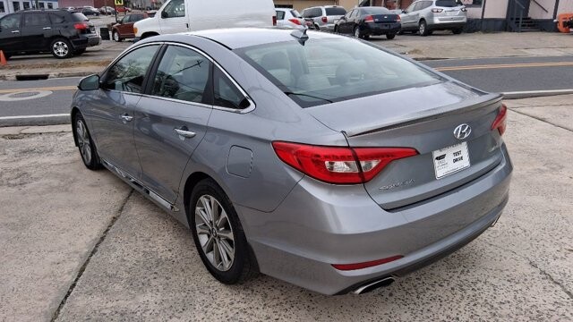 2016 Hyundai Sonata in Cartersville, GA 30120 - 18106029 4