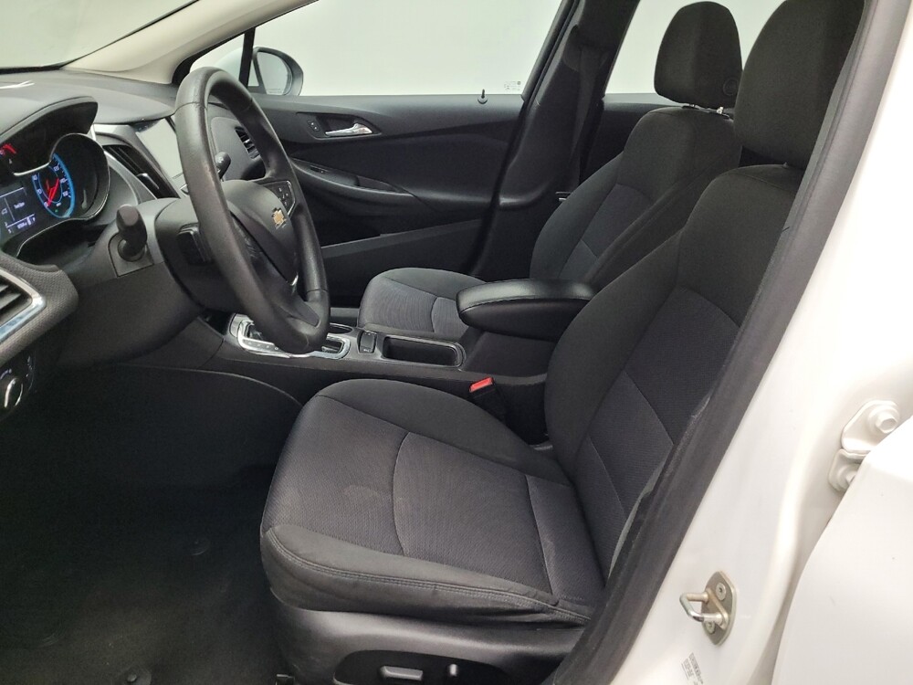 2018 Chevrolet Cruze in Torrance, CA 90504 - 18106038 17