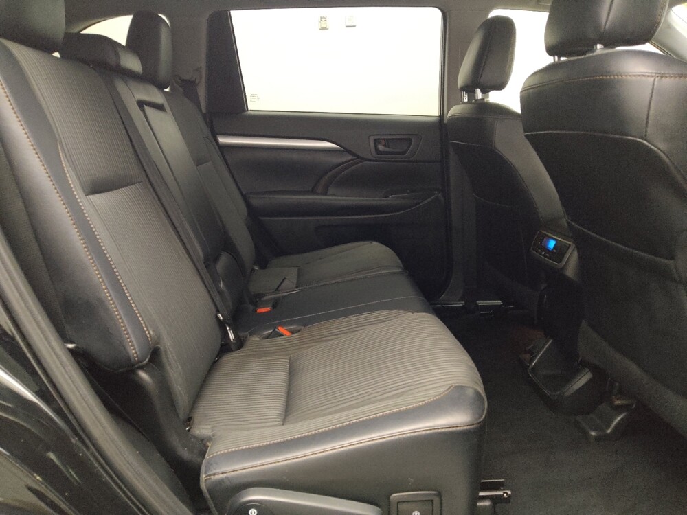 2019 Toyota Highlander in Tulsa, OK 74145 - 18106052 19