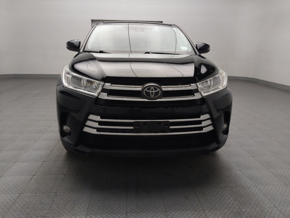 2019 Toyota Highlander in Tulsa, OK 74145 - 18106052 14