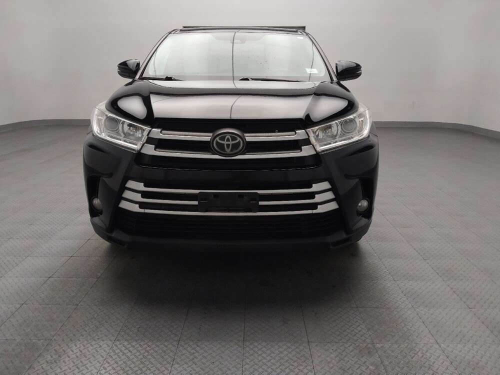 2019 Toyota Highlander in Tulsa, OK 74145 - 18106052 15