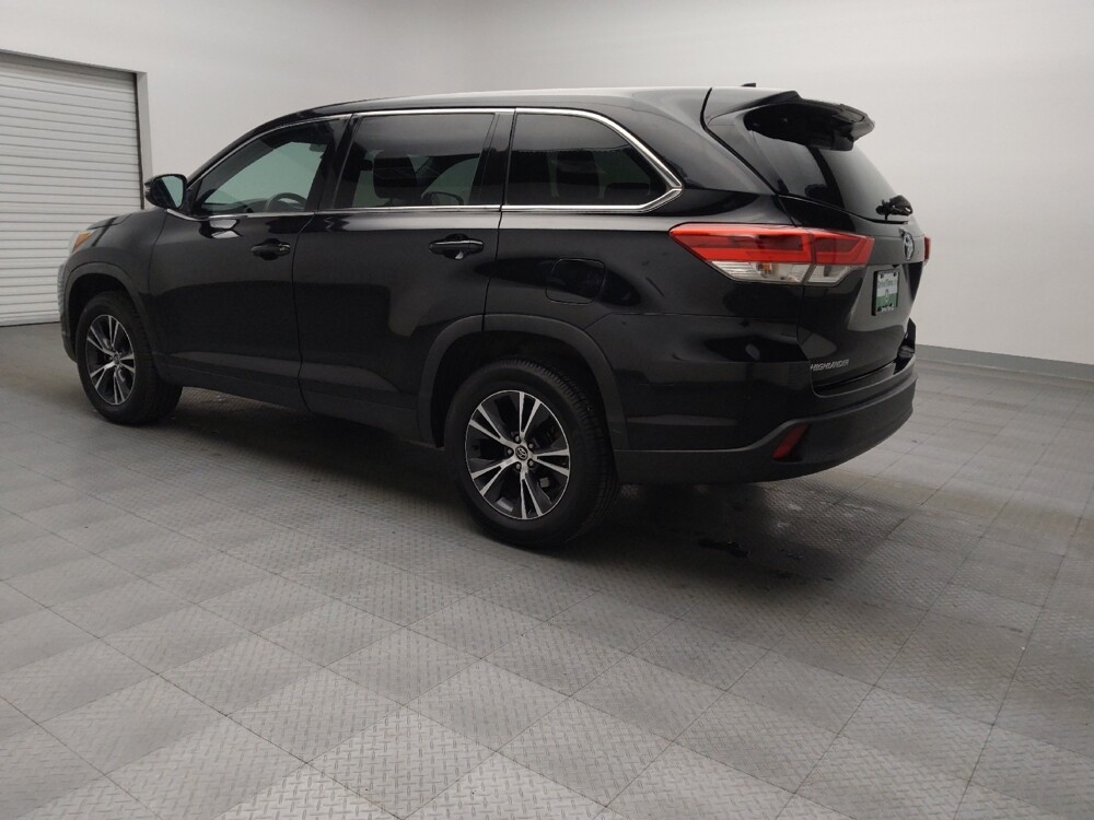 2019 Toyota Highlander in Tulsa, OK 74145 - 18106052 5