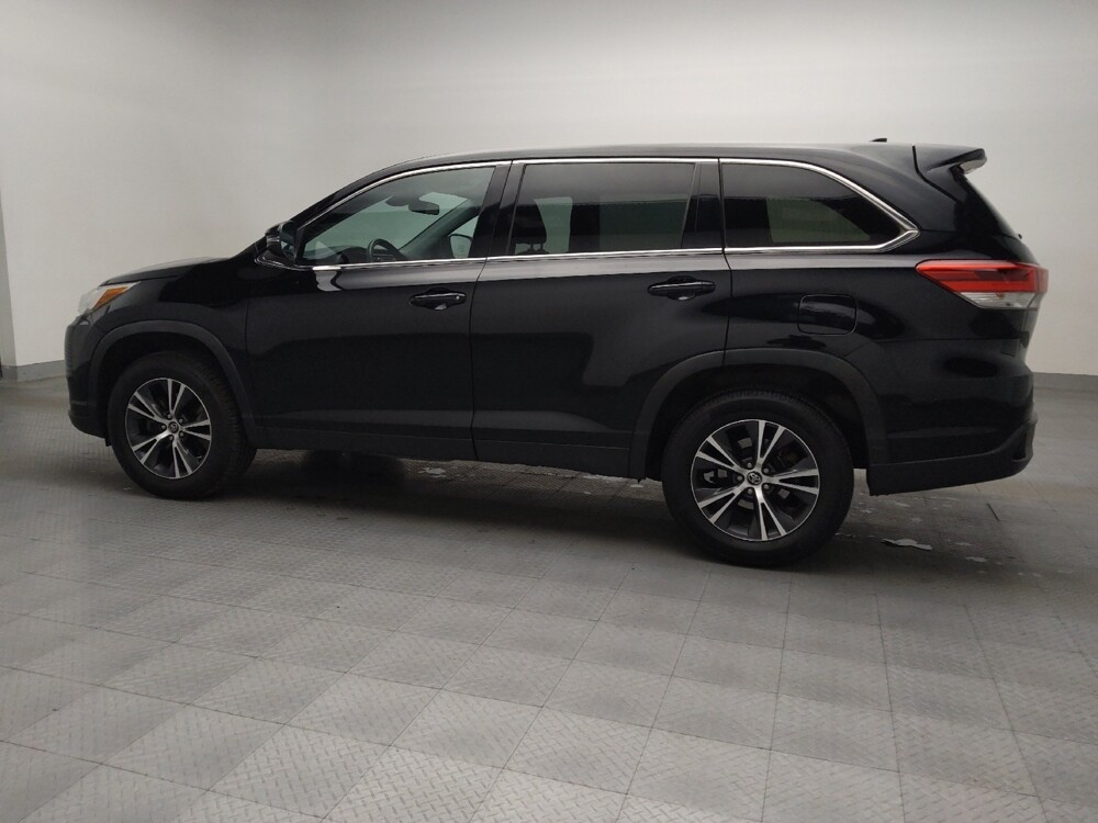 2019 Toyota Highlander in Tulsa, OK 74145 - 18106052 3