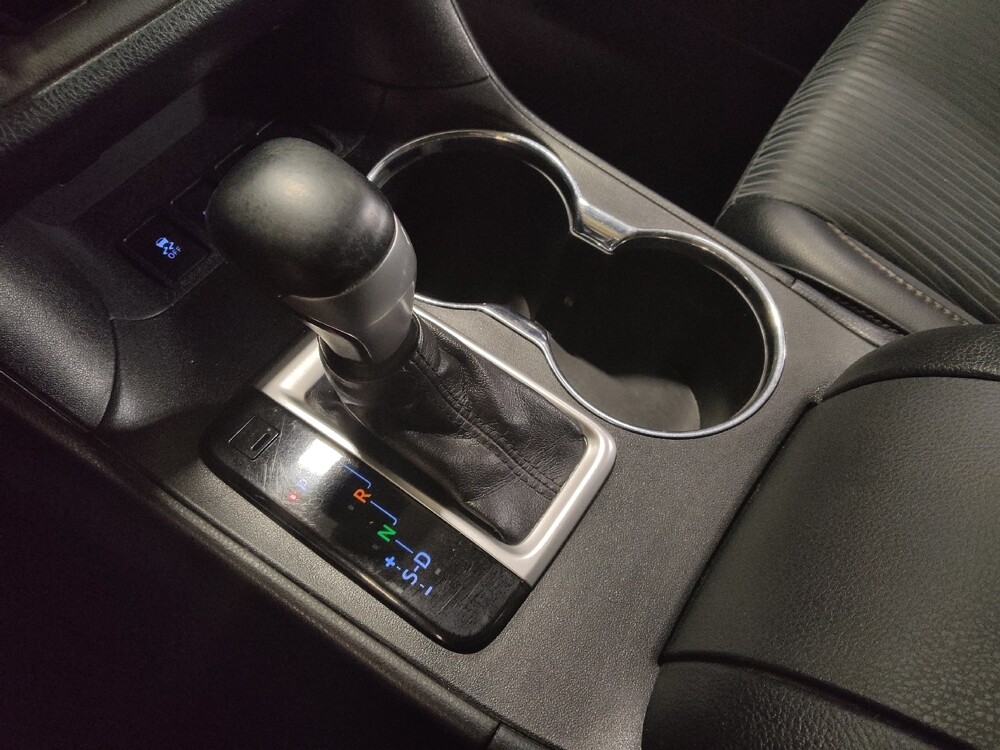 2019 Toyota Highlander in Tulsa, OK 74145 - 18106052 26