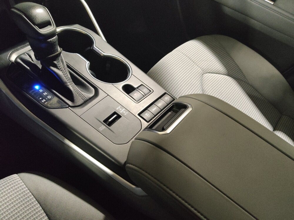 2021 Toyota Highlander in Tulsa, OK 74145 - 18106057 26