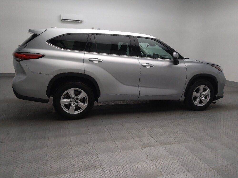 2021 Toyota Highlander in Tulsa, OK 74145 - 18106057 10