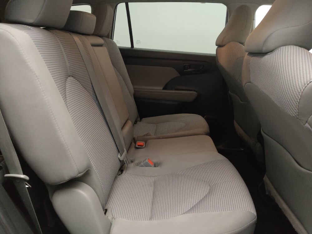 2021 Toyota Highlander in Tulsa, OK 74145 - 18106057 19