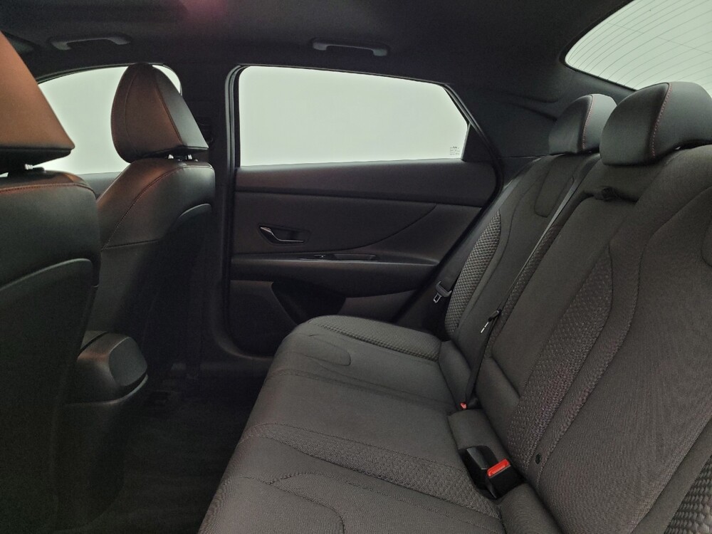 2023 Hyundai Elantra in Fairfield, OH 45014 - 18106062 18