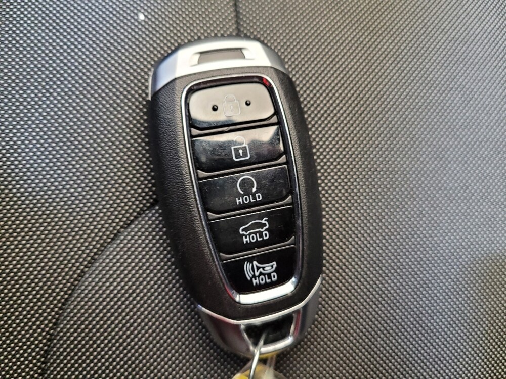 2023 Hyundai Elantra in Fairfield, OH 45014 - 18106062 32