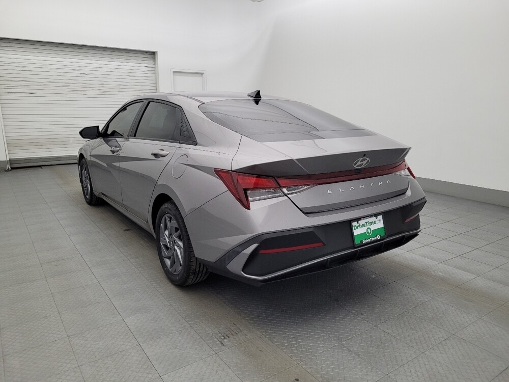 2024 Hyundai Elantra in Tampa, FL 33619 - 18106064 5