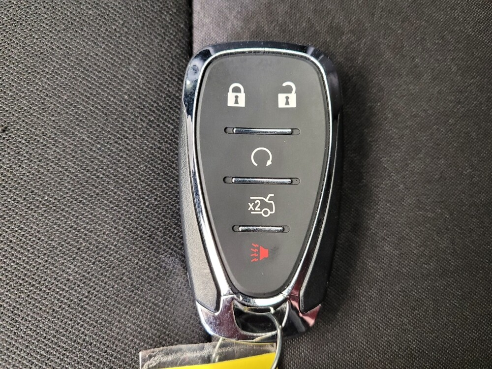 2018 Chevrolet Malibu in Cincinnati, OH 45255 - 18106115 32