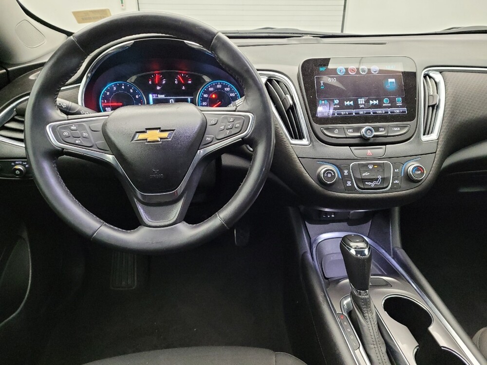 2018 Chevrolet Malibu in Cincinnati, OH 45255 - 18106115 22