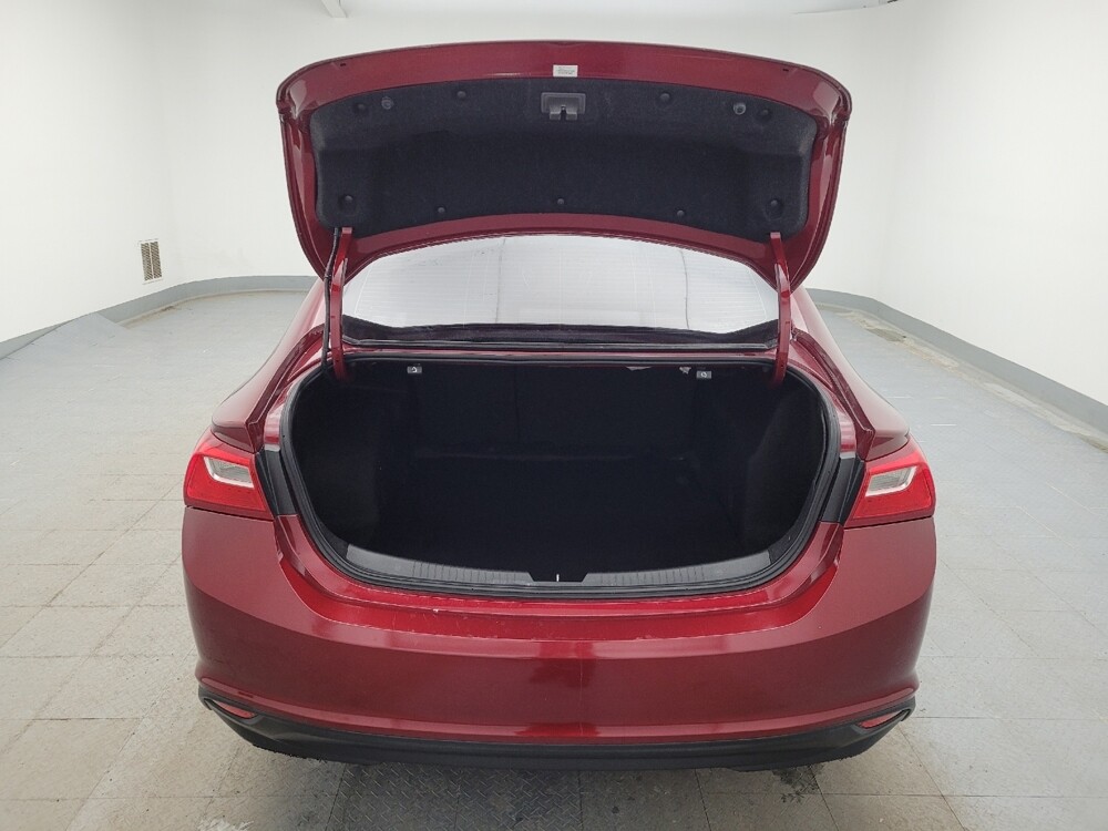 2018 Chevrolet Malibu in Cincinnati, OH 45255 - 18106115 29