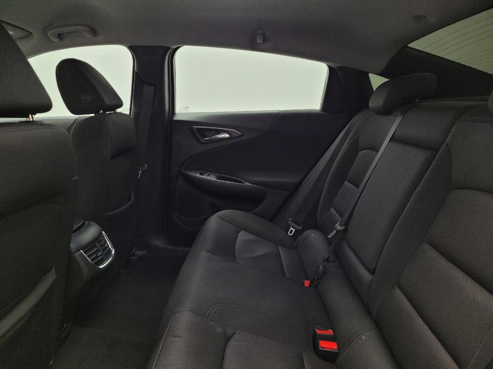 2018 Chevrolet Malibu in Cincinnati, OH 45255 - 18106115 18