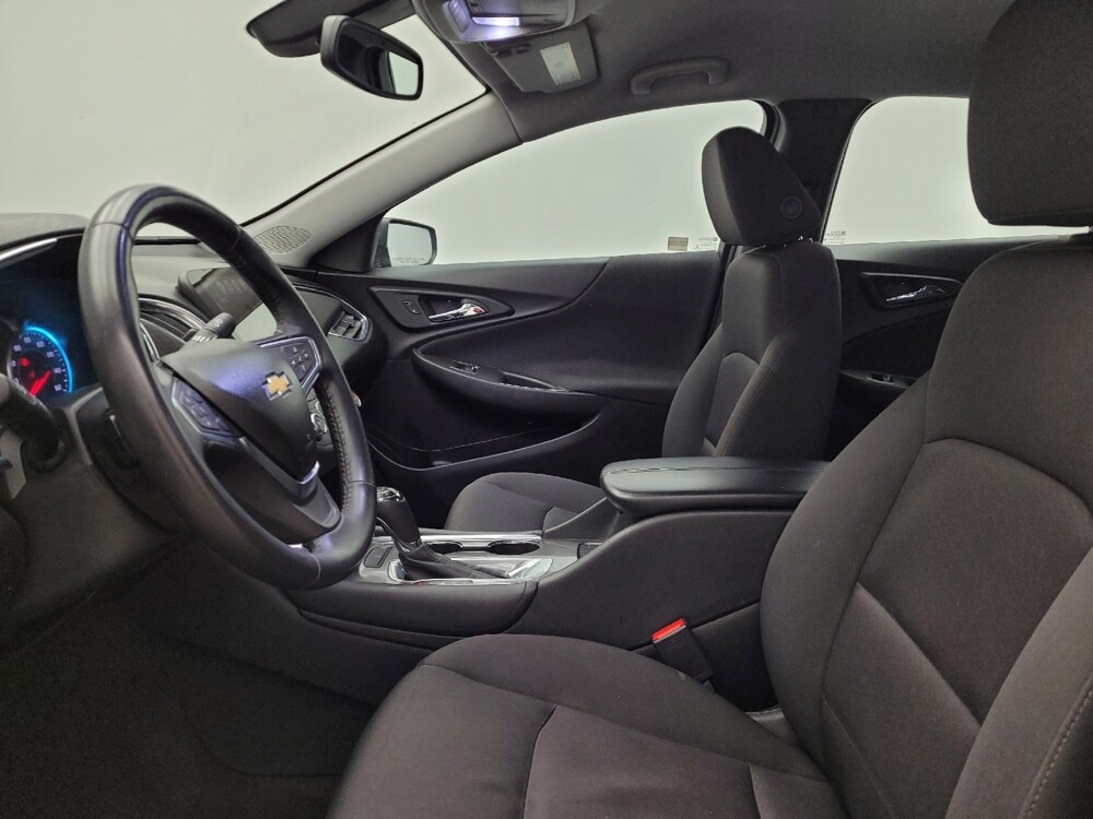 2018 Chevrolet Malibu in Cincinnati, OH 45255 - 18106115 17