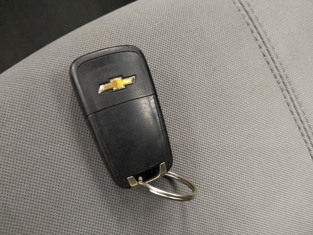 2017 Chevrolet Impala in St. Louis, MO 63125 - 18106118 32