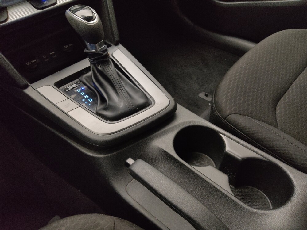2019 Hyundai Elantra in Independence, MO 64055 - 18106176 26