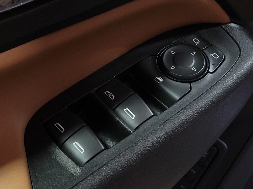 2019 Chevrolet Equinox in Raleigh, NC 27604 - 18106186 27