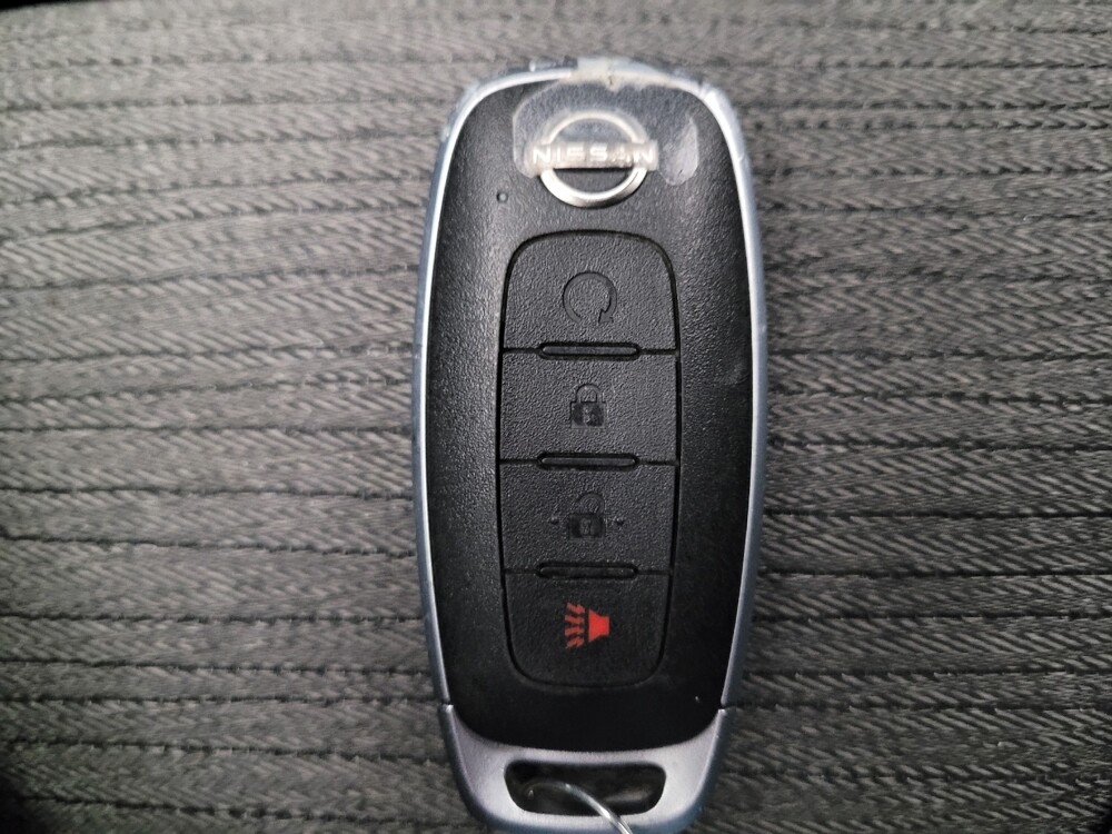 2023 Nissan Rogue in Montclair, CA 91763 - 18106195 32